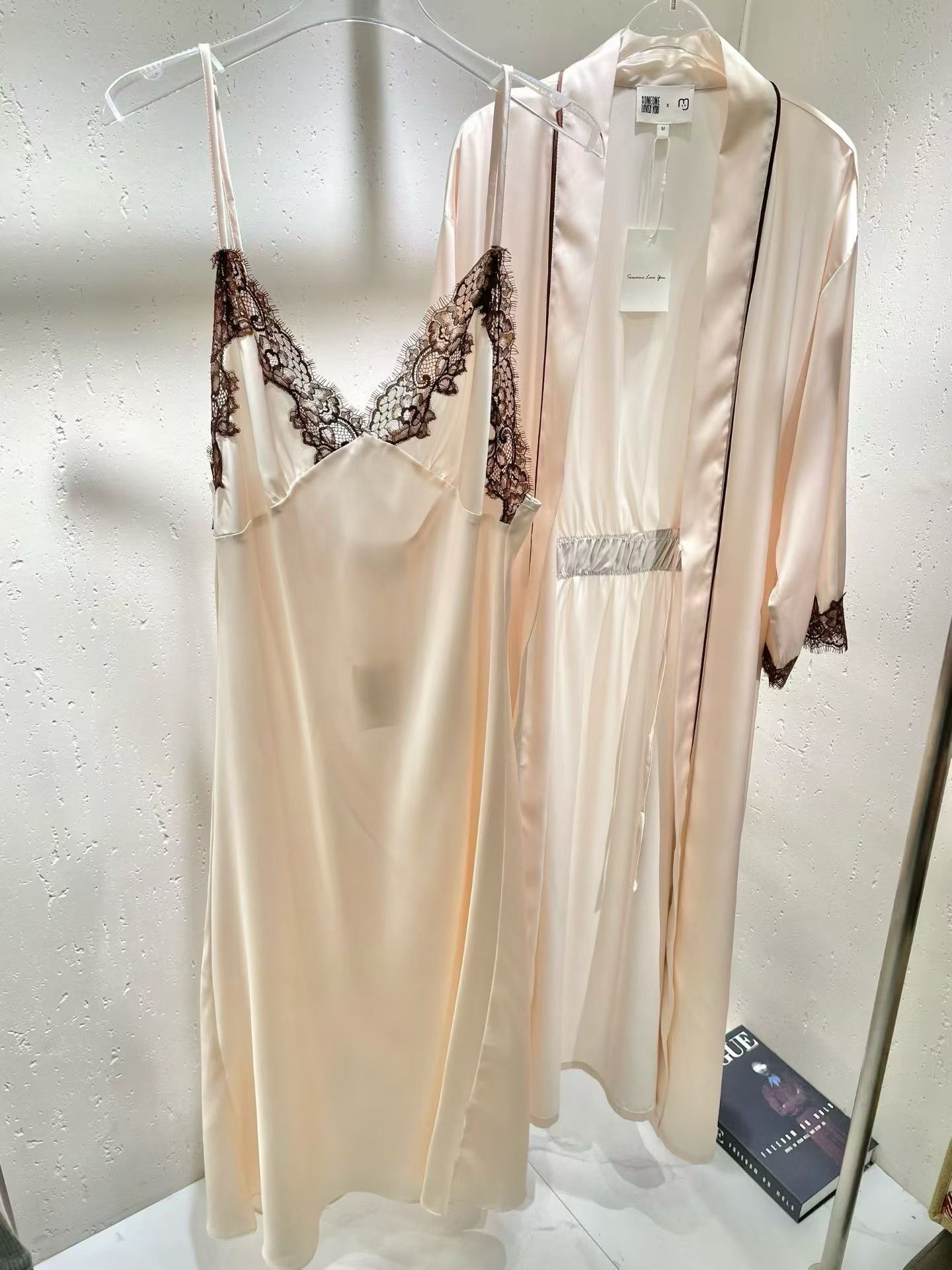 Robe Silk Women - Set Piyama Wanita 2 Potong Bahan